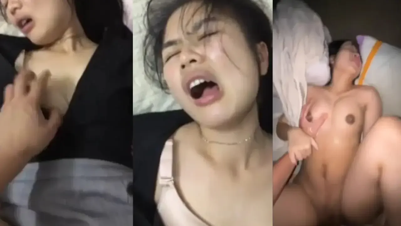 di ewe muncrat² air susunya sampe desah² bikin ga kuat... poster